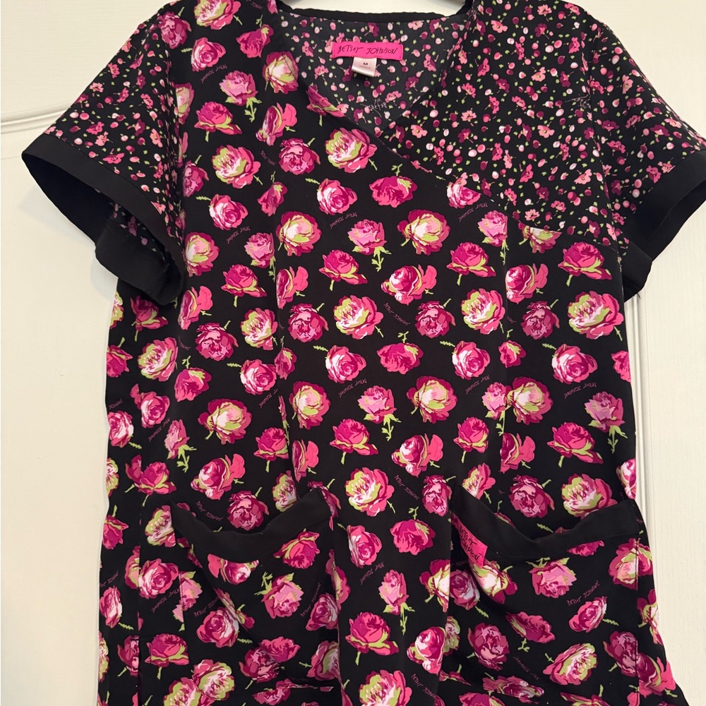 Betsey Johnson Black and Pink Scrub Top